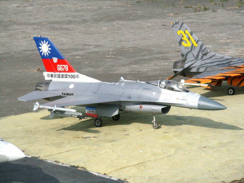 小伍哥--F-16青天白日