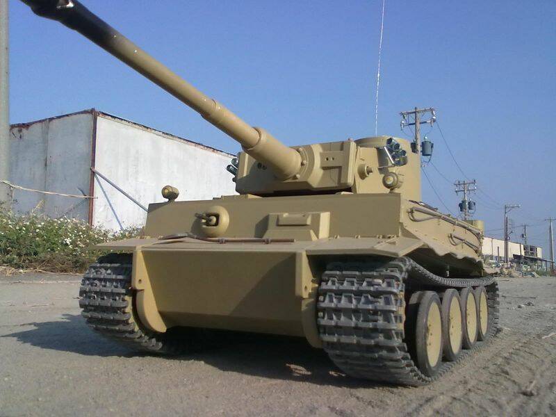 該死........繞了一圈~~都沒發現敵軍下落.....