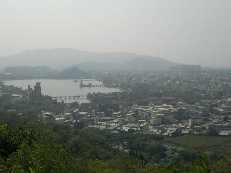 半屏山南側1（蓮池潭）