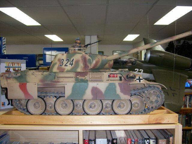 1-8 Panther G-01.jpg