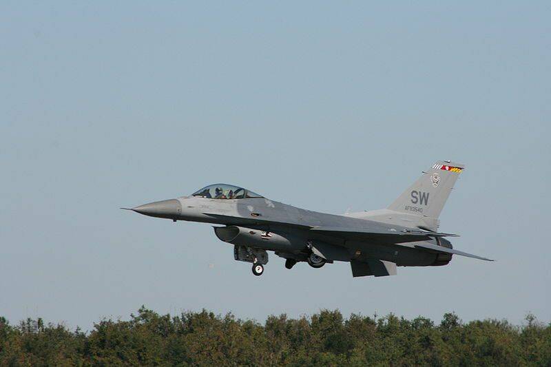 800px-NAS_Jacksonville_Air_Show_2313.jpg