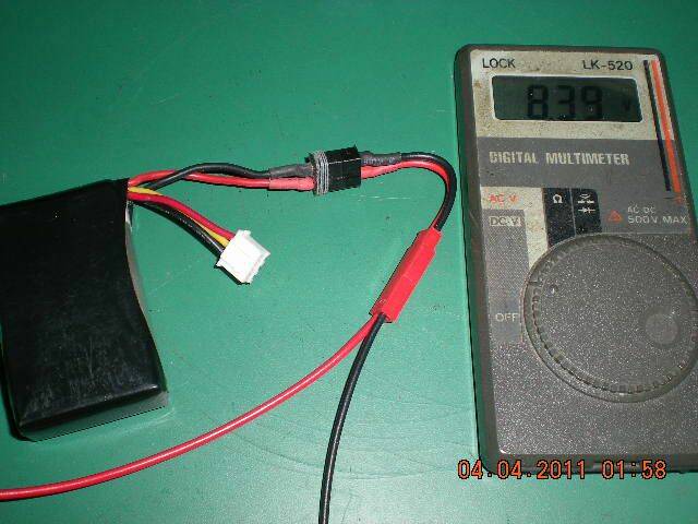 實際試試看..剛充飽的2s鋰聚..8.39V