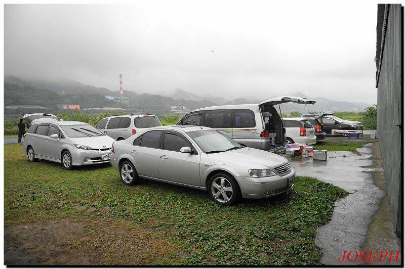 停車場停得滿滿