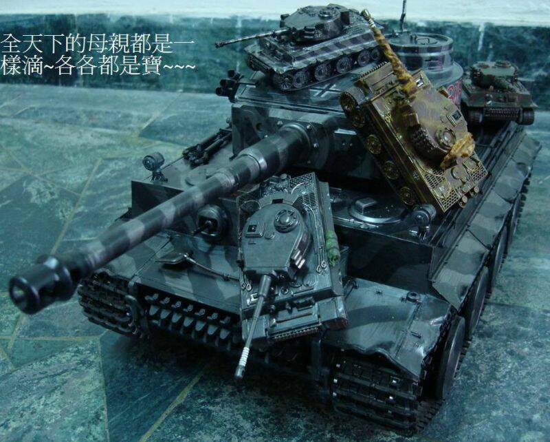 剛生出來當然要喝柴油奶啦~(奶頭在哪?)