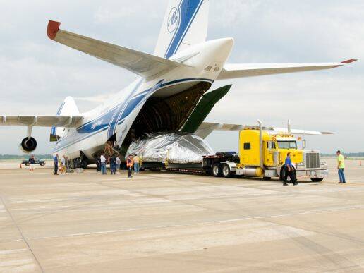 Antonov-An-124-1.jpg