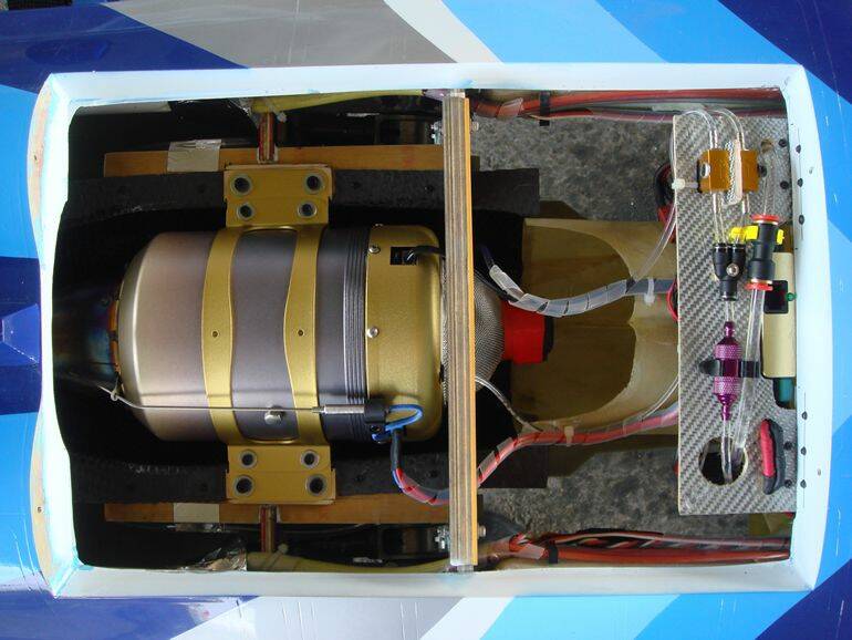 Tony的愛駒IDF 雄鷹於今晨使用K-140F首度燃油啟動，完美測試成功。