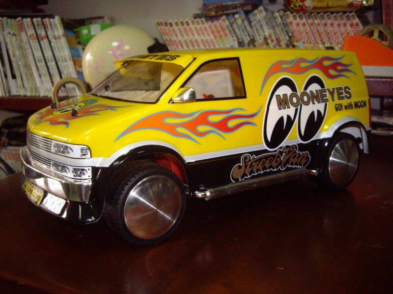 KYOSHO MOONEYES-b.jpg