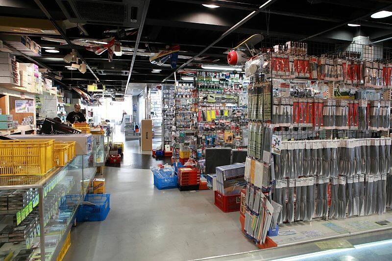 清水模型店內