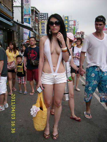 墾丁猛女