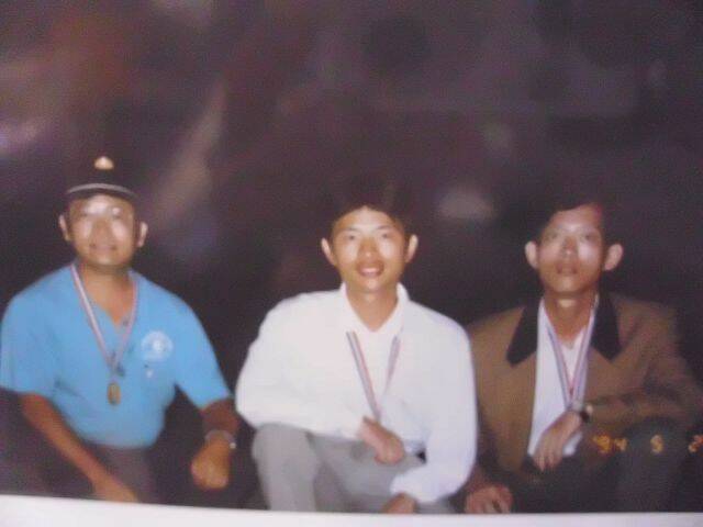 中間那位就是王安本