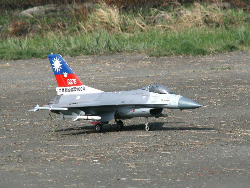 小伍哥，F-16青天白日