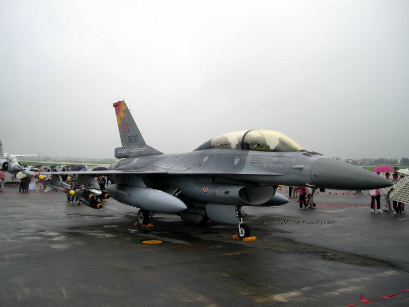 F-16B太陽神