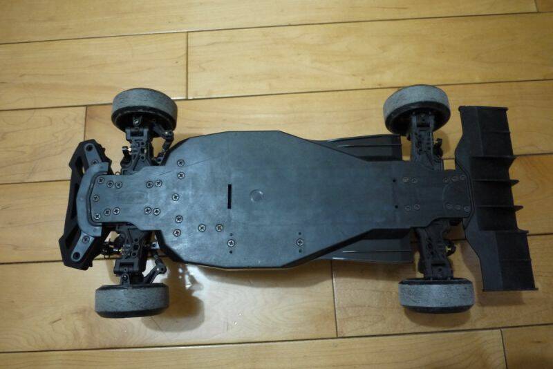 背面為正常使用痕跡