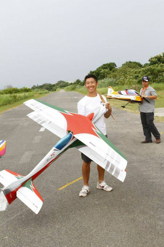 F3A競賽組 吳志聖 MISS WIND + HACKER C50兩米電機