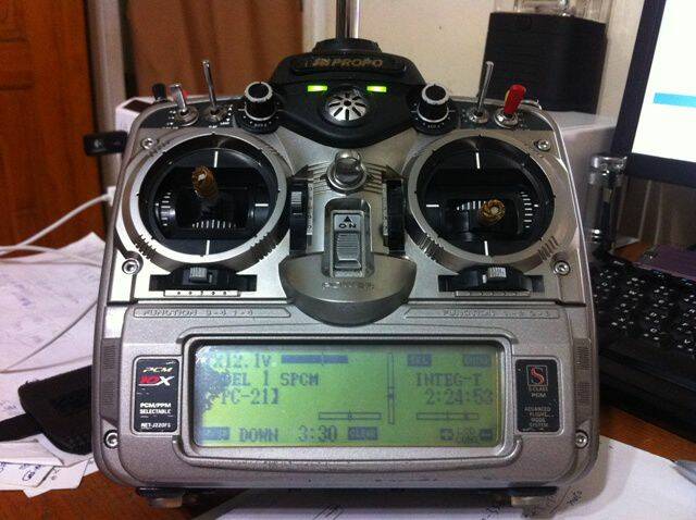 SPCM-10X螢幕有傷到，不影響功能保證!已改鋰聚電池。