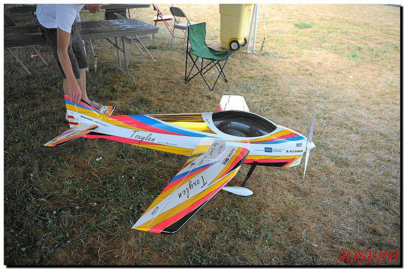 這部機子用最重的電池也不過4700g