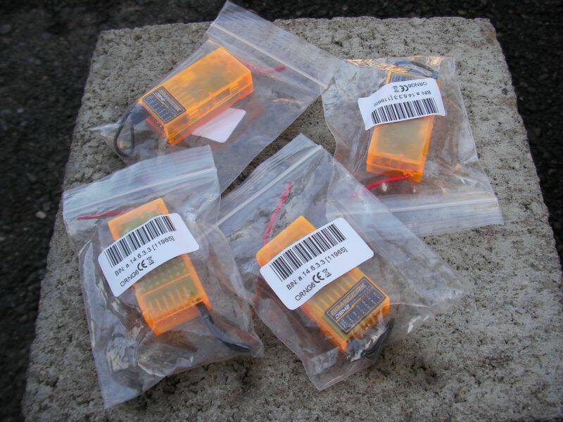 全新Orange 2.4G 小橘子六動接收機2顆賣580免運 ~~~ 橘子已售完