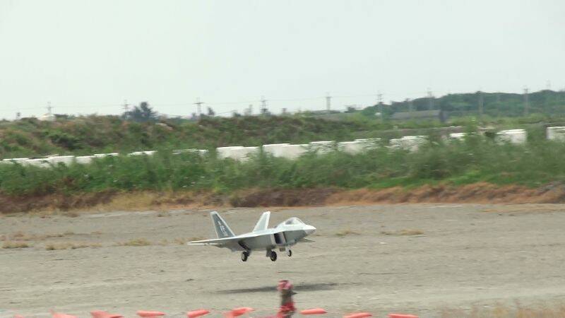 當天由於任務需求F-22落地趟數為6-7趟數