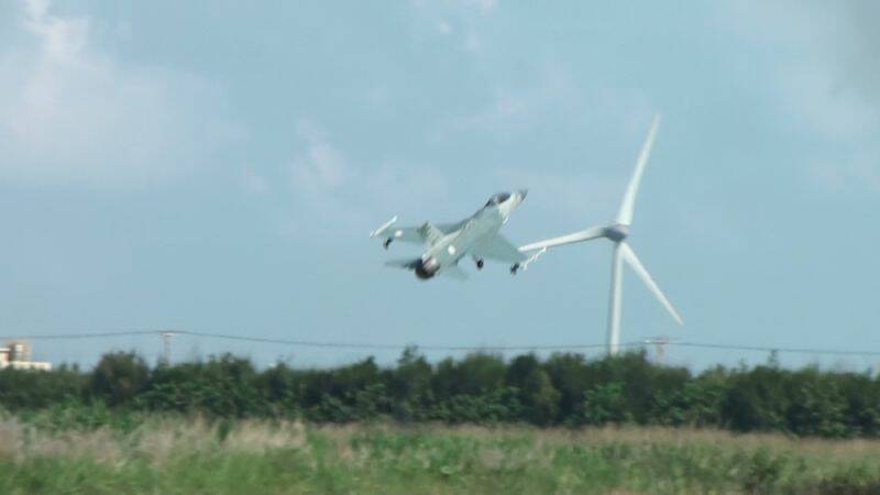 帥氣的高攻角起飛