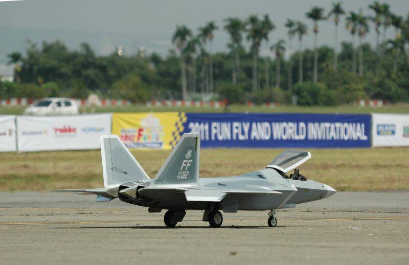 Ｆ－２２ ＦＵＮ  ＦＬＹ﹗