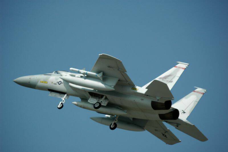 F-15昇空