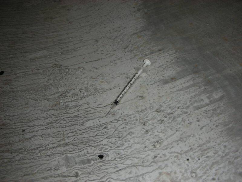 水管裡竟然有一隻針頭=..=?