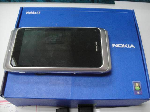 NOKIA-E7.jpg