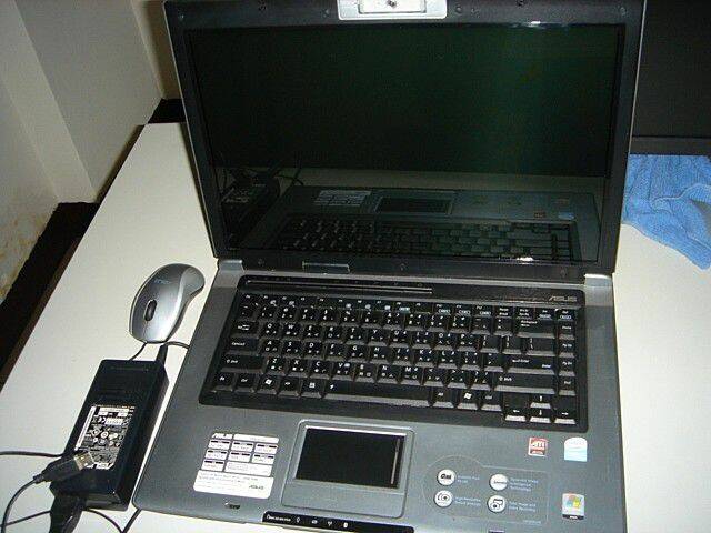 ASUS 15.4吋筆電1.jpg
