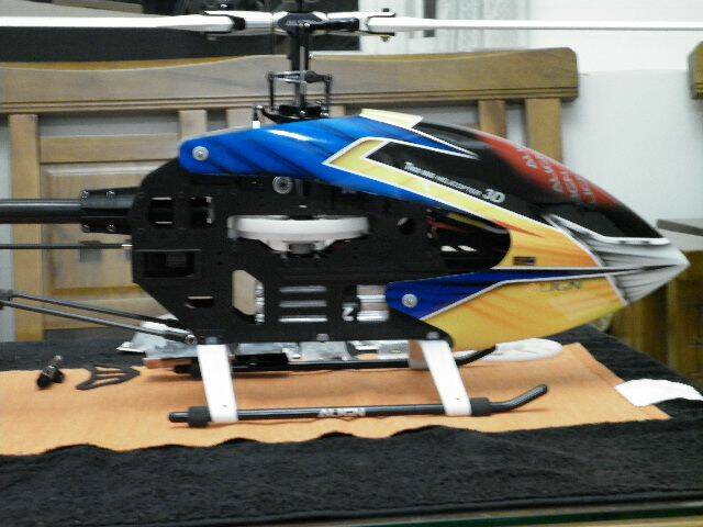 機頭罩已修整過~這樣比較漂亮~但如果您還是喜歡戴鋼盔的感覺...那我就沒法度了 ... ... ...