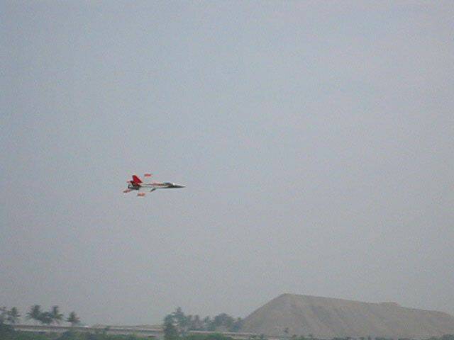 F100-04s.jpg