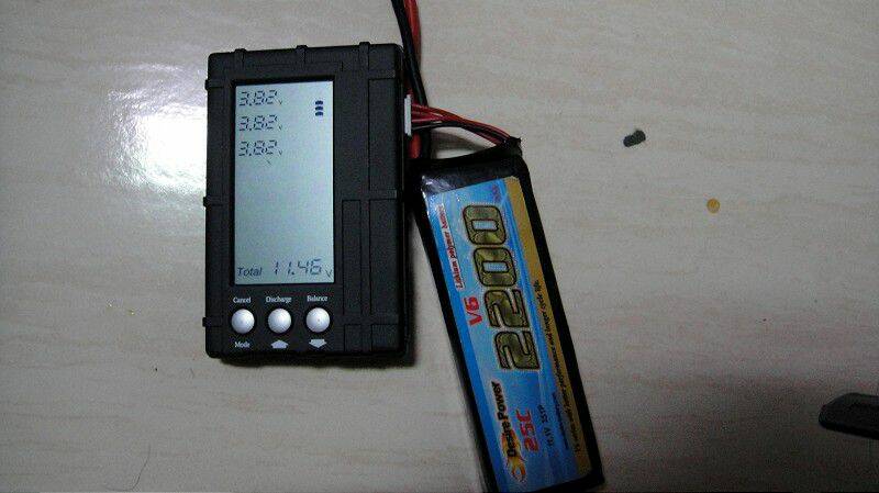 這裡有一顆  使用大約10次的電  如果要買算400元賣你池