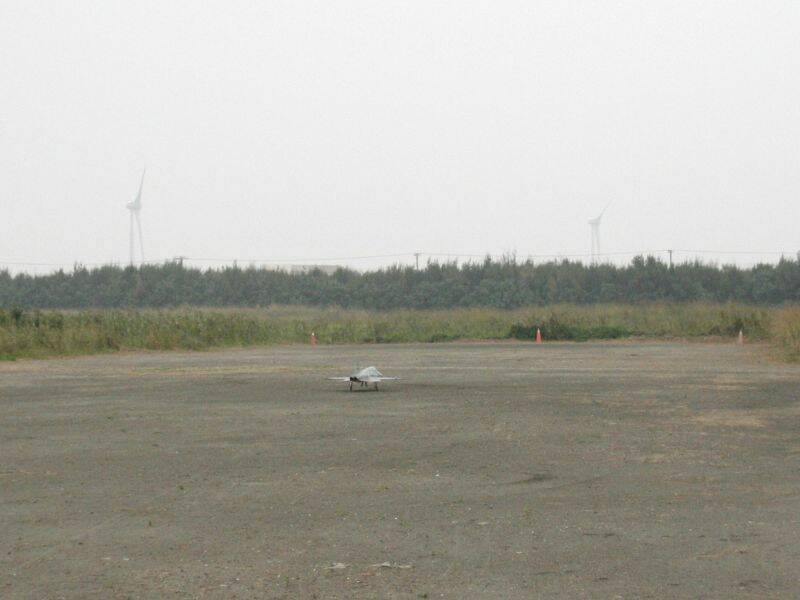 小伍哥先落地了