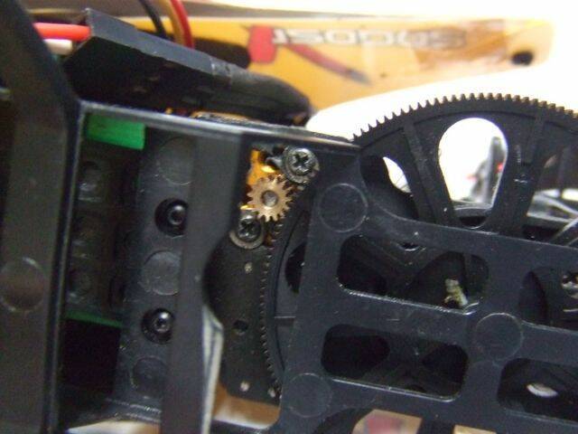沒完全塞入孔中