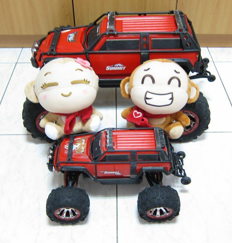 Traxxas Summit&Summit VXL.jpg