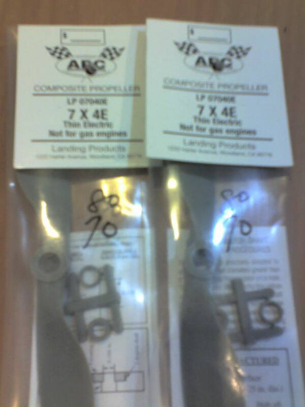APC7X4  全新品  有2支  一支60
