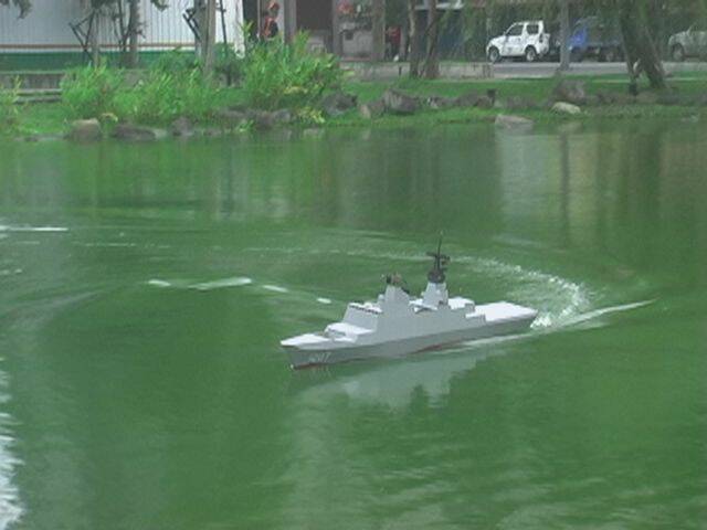 航行的艦尾跡