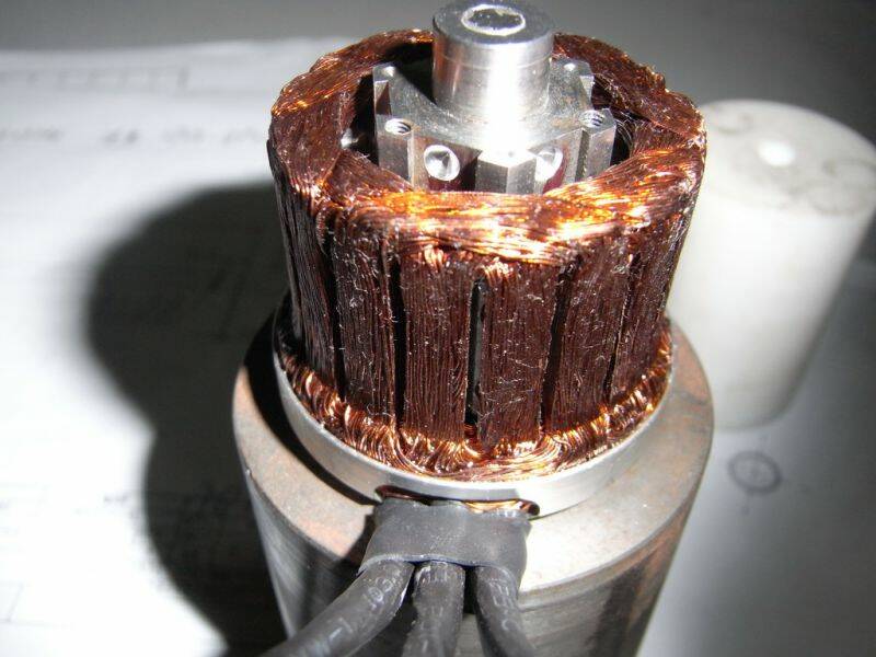 Coreless inrunner motor08.JPG