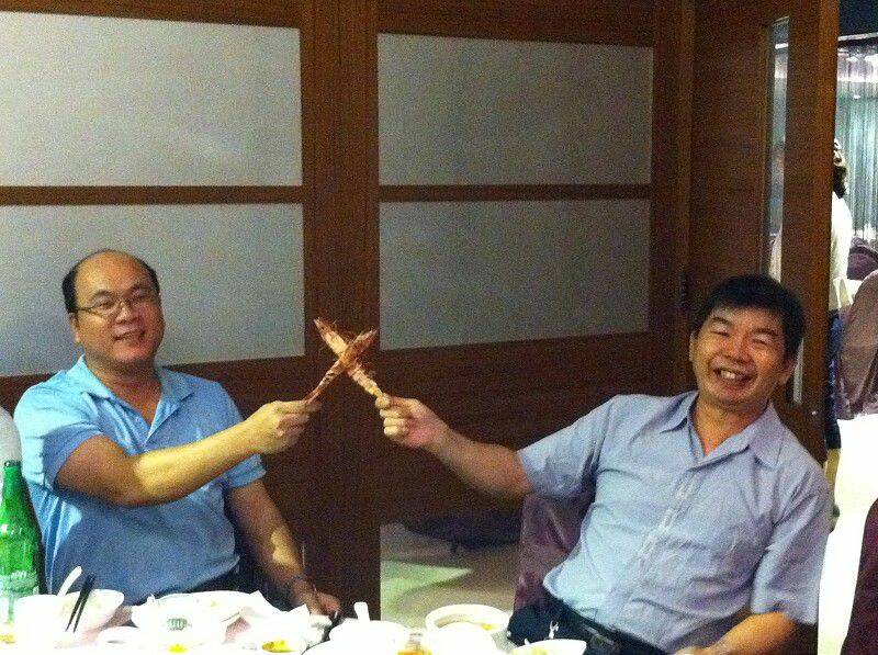 吃不完的明蝦，拿來棒打老虎雞吃蟲好了