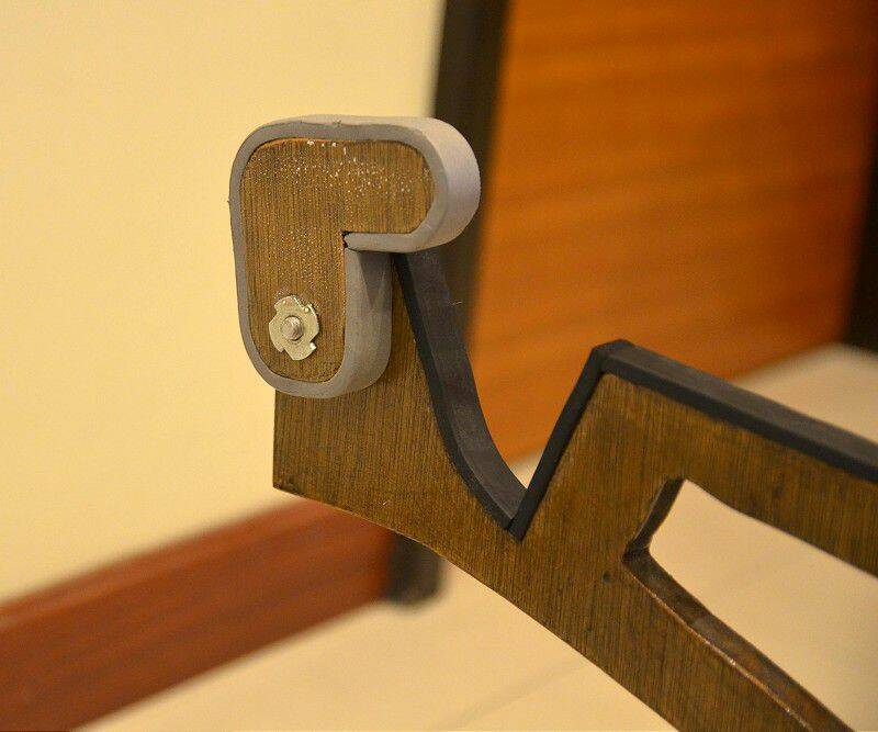 白白的斑點是下大雨天硬上漆的結果 白白的斑點是下大雨天硬上漆的結果