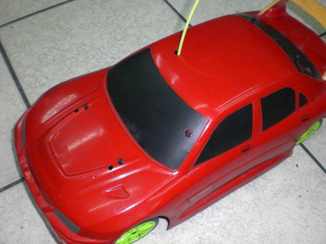 蓋上車殼感覺有吸住來去飆飆看
