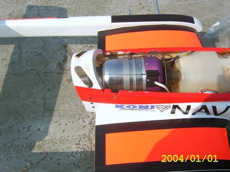 本機採用'''''哥尼璧震器