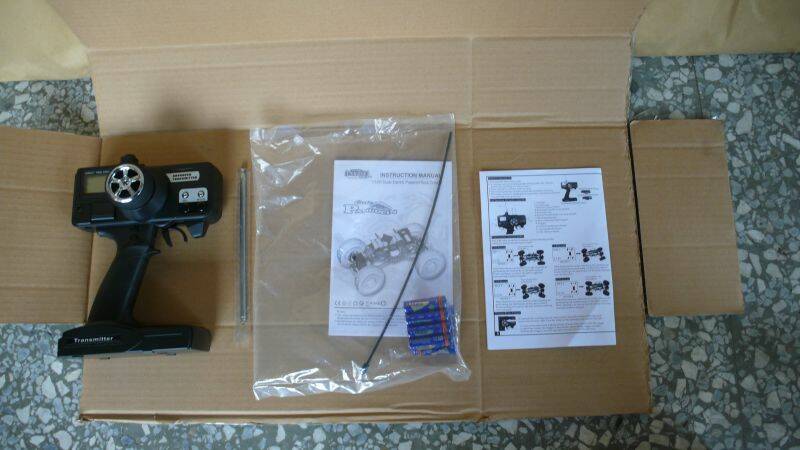 台灣國產的小攀岩車附的遙控是AM