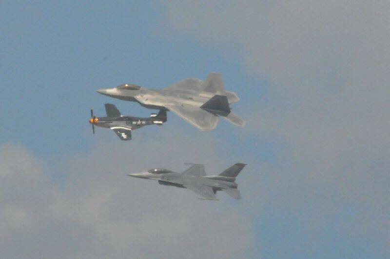 F-22-2.jpg