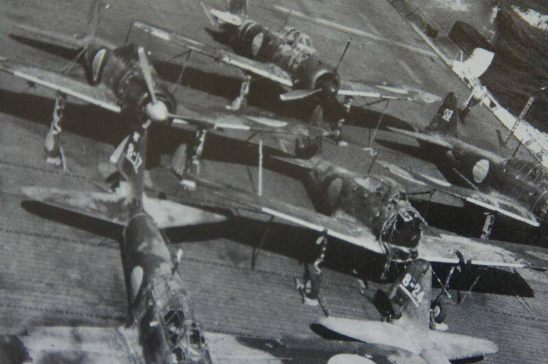 美軍以護衛空母運送12架零戰至美國,最後一架即為長機61-108
