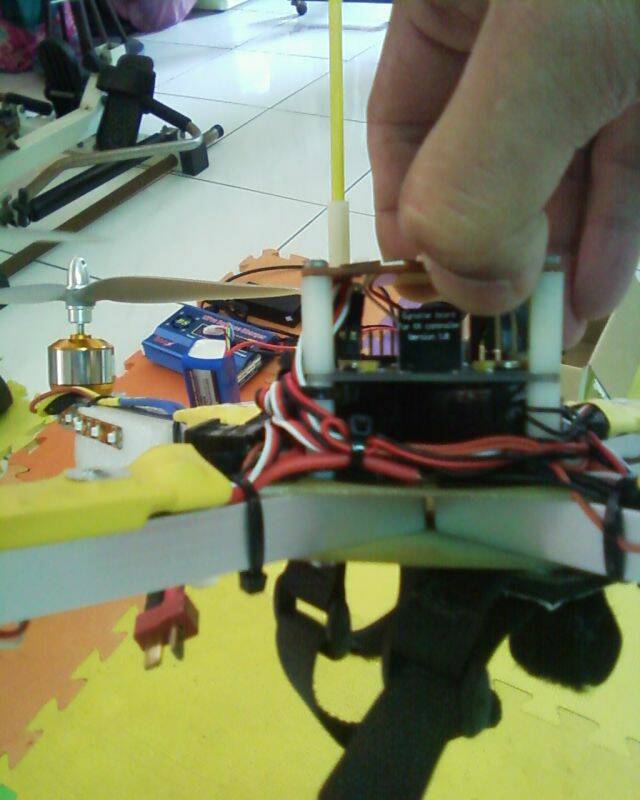 四軸上這棵被擋住了,買遙控器附的SPCM