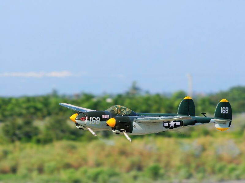在瓜島叢林中浴血奮戰的p-38