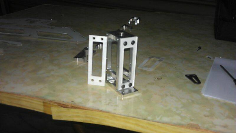 主軸座及加強板