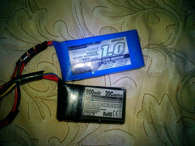 11.1V 1000MAH跟11.1V 800MAH