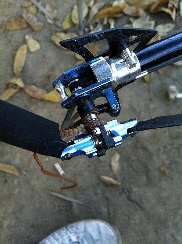 本來以為自己皮帶斷了...結果是捲到別人的皮帶....看到鬼