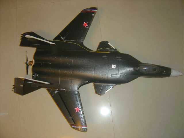 Su-47-(EPS機身，前掠翼機種，浮力超好)